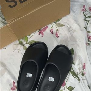 Yeezy slides onyx version